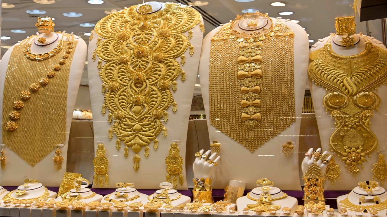 تراجع أسعار الذهب بقيمة 235 جنيهًا في الأسواق المحلية خلال مارس الماضي